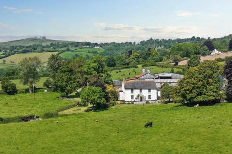 5 bedroom country house for sale