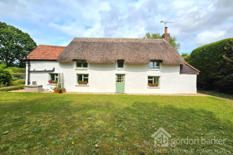 Crescent Road, Verwood BH31 3 bed cottage for sale