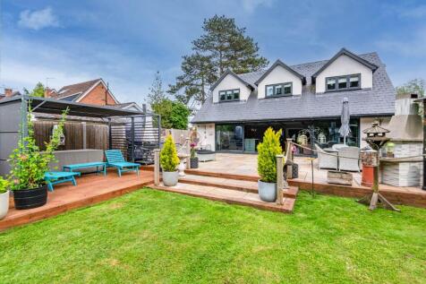 4 bedroom detached house for sale