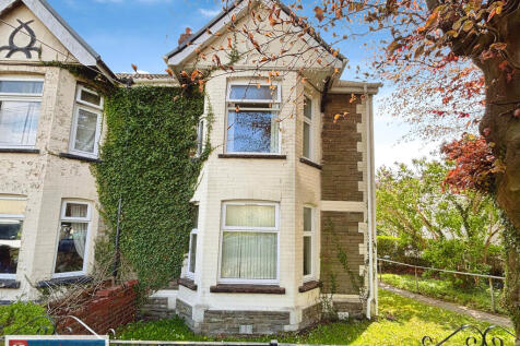 4 bedroom semi-detached house for sale