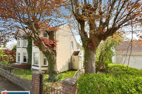 4 bedroom semi-detached house for sale