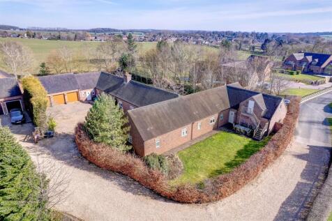 5 bedroom detached house for sale