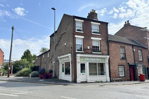 Studio flat for sale