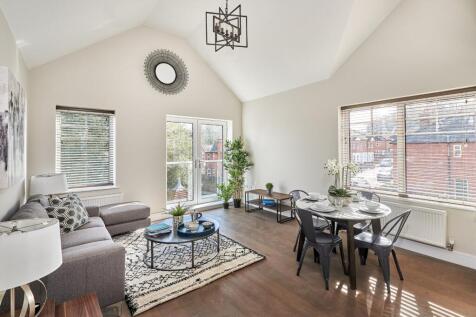 2 bedroom flat for sale