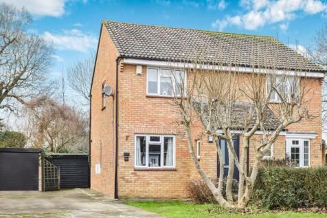 2 bedroom semi-detached house for sale