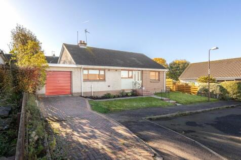 4 bedroom detached bungalow for sale
