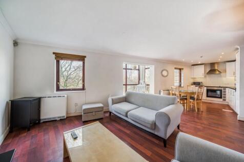 Russell Place, Rotherhithe, London, SE16 2 bed flat for sale
