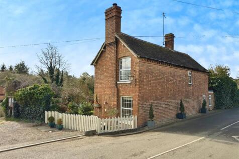 Main Road, Ashorne, Warwick 2 bed detached house for sale
