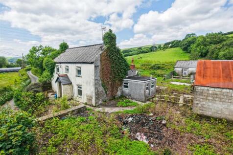4 bedroom farm house for sale