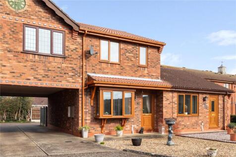 Hadleigh Green, Burringham... 2 bed terraced house for sale