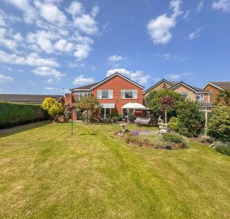 5 bedroom detached house for sale