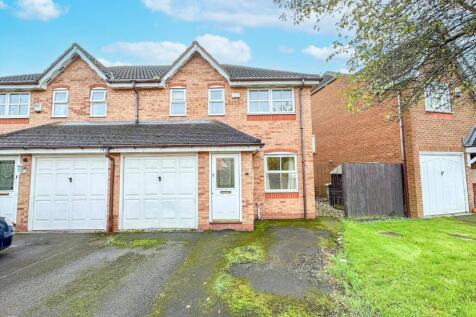 Siskin Crescent, Scunthorpe, North... 3 bed semi