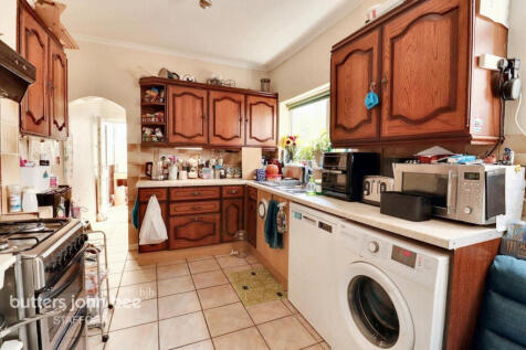 Oxford Gardens, Stafford 3 bed terraced house for sale