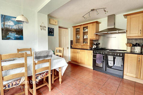 Hawkesmore Drive, Stafford 4 bed detached house for sale