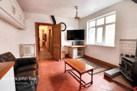 5 bedroom semi-detached house for sale