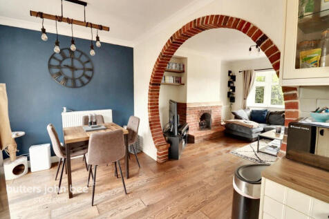 2 bedroom semi-detached house for sale