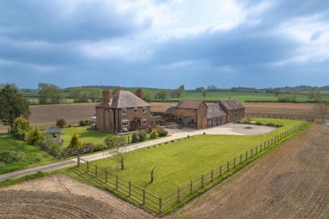 Bosworth Road, Congerstone, CV13 8 bed barn conversion for sale