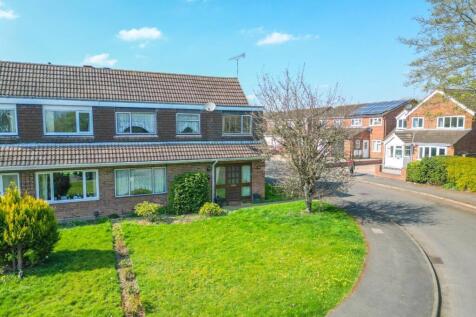 4 bedroom semi-detached house for sale