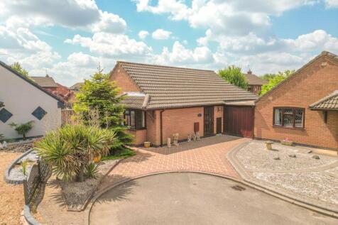 Norwich Close, Nuneaton, CV11 2 bed detached bungalow for sale