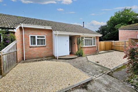 Shroton / Iwerne Courtney 2 bed terraced bungalow for sale