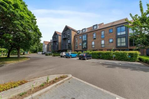 The Clockhouse, London Road, Guildford 2 bed house for sale