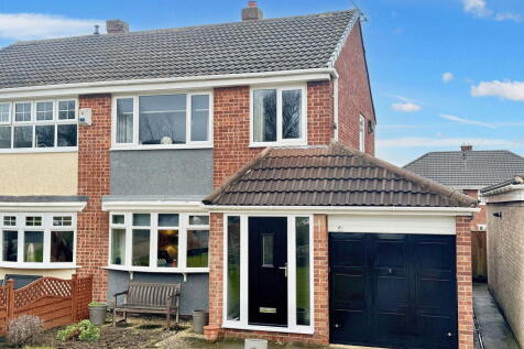 3 bedroom semi-detached house for sale