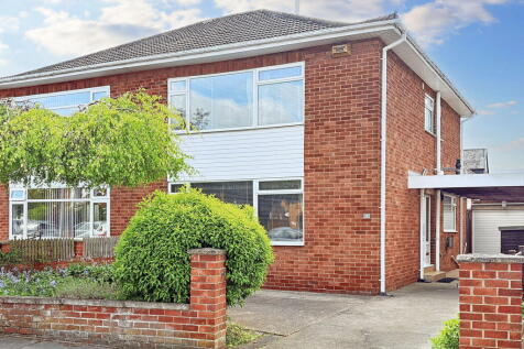 4 bedroom semi-detached house for sale