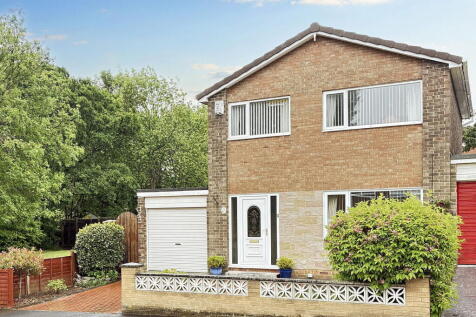 3 bedroom link detached house for sale