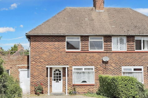 2 bedroom semi-detached house for sale