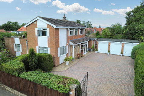 4 bedroom detached house for sale