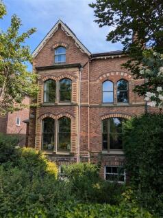 6 bedroom semi-detached house for sale