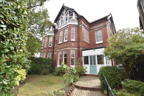 6 bedroom semi-detached house for sale