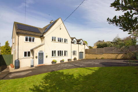 5 bedroom detached house for sale