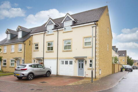 4 bedroom town house for sale