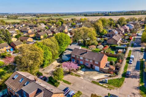 5 bedroom semi-detached house for sale