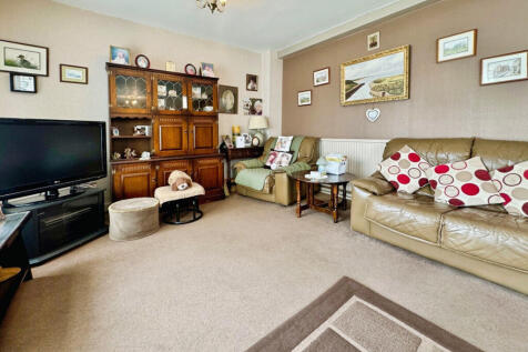 Llainfain, Holyhead, LL65 4 bed terraced house for sale