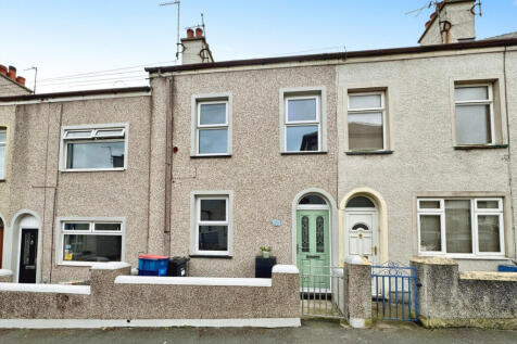 Station Street, Holyhead, LL65 2 bed terraced house for sale