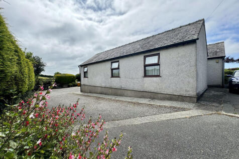 B5110, Brynteg, LL78 3 bed detached bungalow for sale