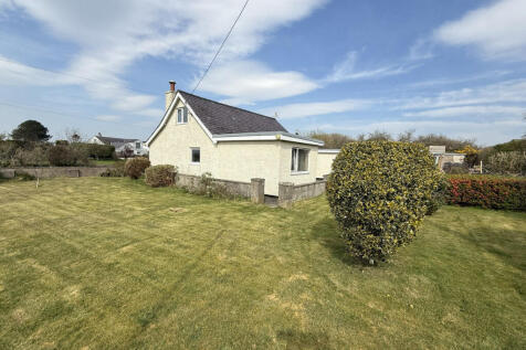 High Street / A4080, Newborough... 3 bed detached bungalow for sale