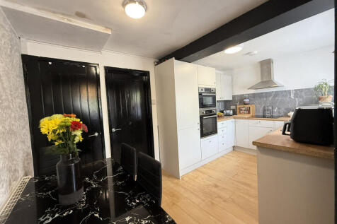 Lon Groes, Gaerwen, Anglesey, LL60 3 bed semi