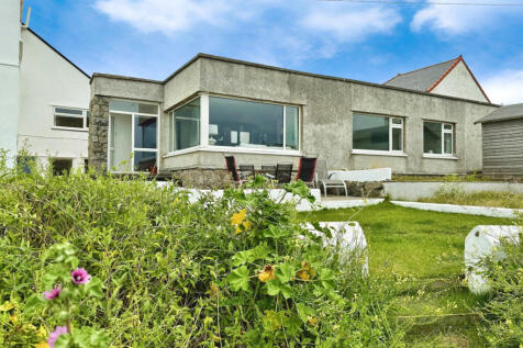 High Street, Rhosneigr, Anglesey, LL64 4 bed detached bungalow for sale