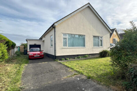 Breeze Hill, Benllech, LL74 2 bed detached bungalow for sale