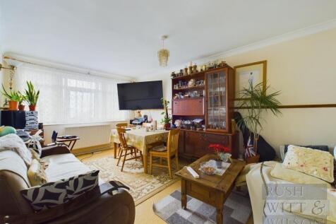 Sedlescombe Road North, St Leonards... 2 bed flat for sale