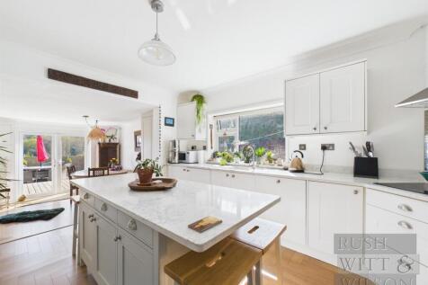 Battery Hill, Fairlight 3 bed detached house for sale