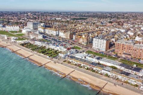 Marina, Bexhill on Sea 2 bed apartment for sale