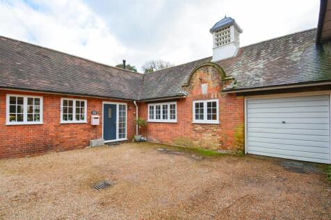 London Road, Hurst Green, 3 bed terraced house for sale