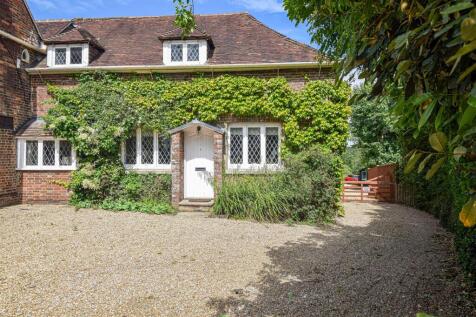 Vinehall Road, Mountfield, Robertsbridge 3 bed semi