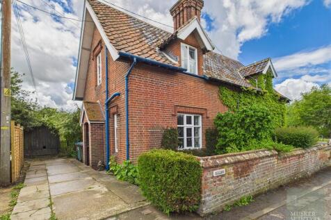 2 bedroom semi-detached house for sale