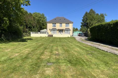 Glanrhyd Street, Aberdare CF44 4 bed detached house for sale