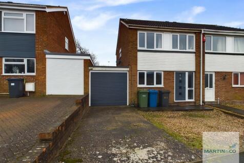 3 bedroom semi-detached house for sale